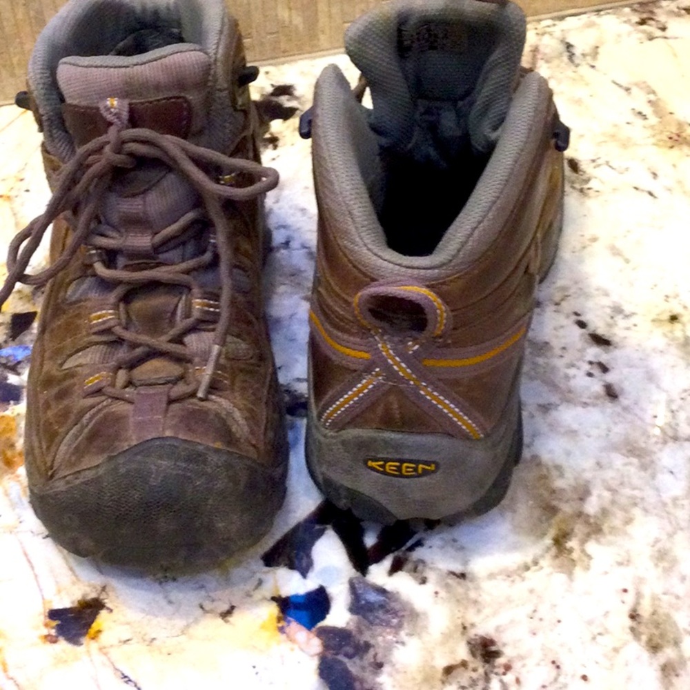 Keen Brown Hiking Shoes